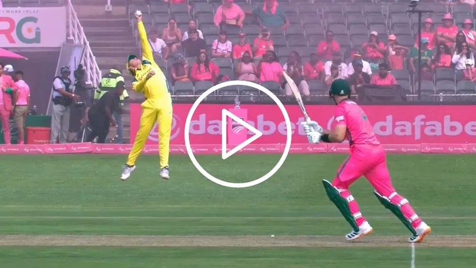 Watch- Cooper Connolly's One-Handed Leaping Catch Packs Up Aiden Markram